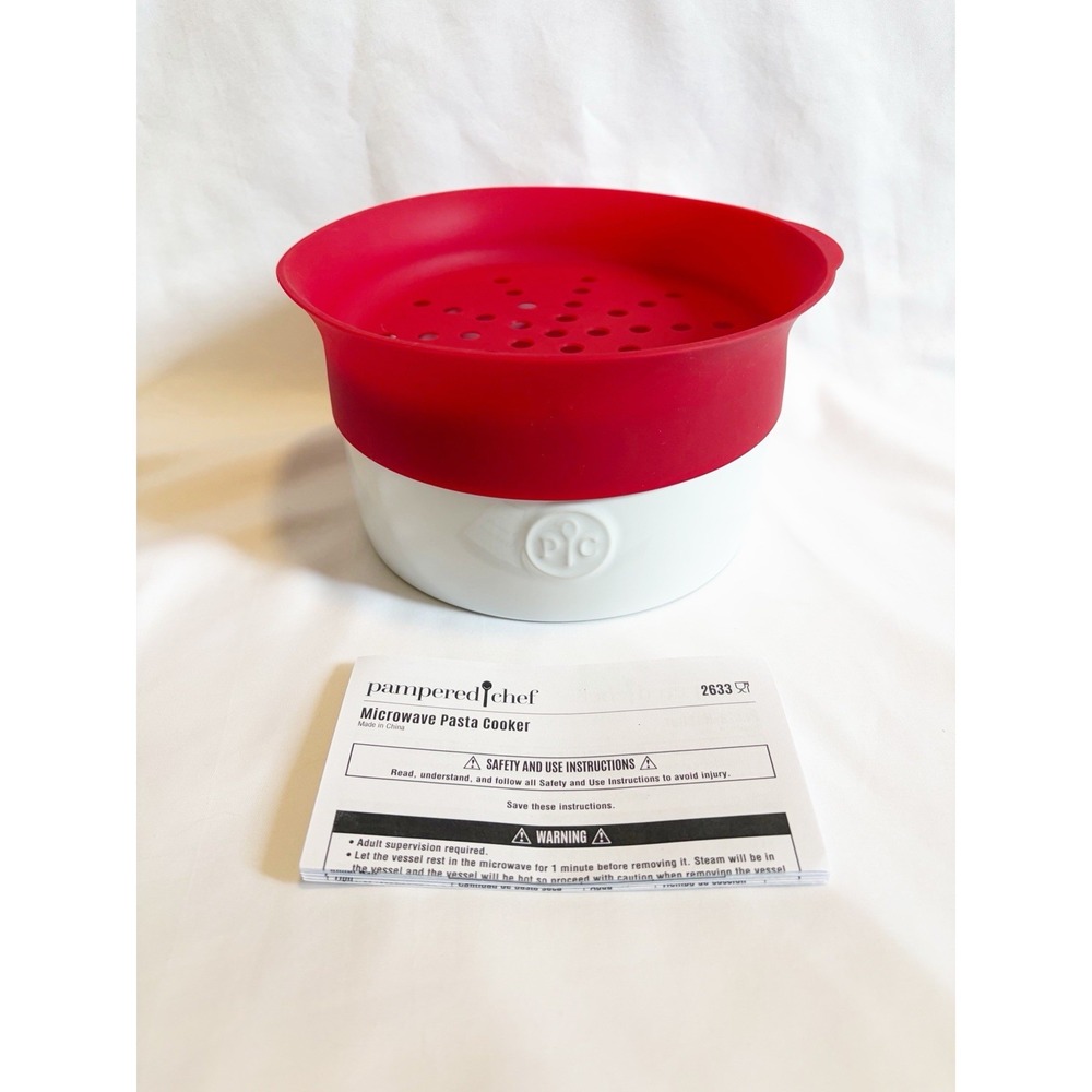 Pampered Chef Microwave Pasta Cooker Red Silicone Lid White Ceramic Bowl